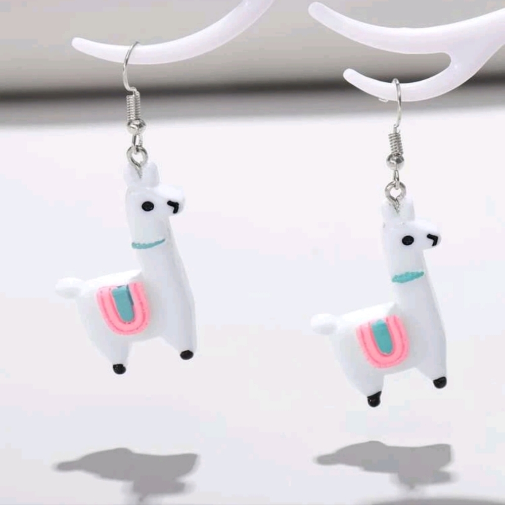 Llama Dangle Earrings, alpaca, Peru - Picture 5 of 5